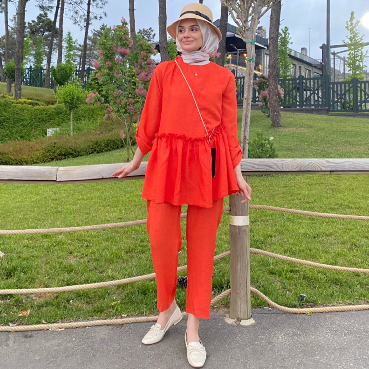 Turuncu Fırfırlı Takım