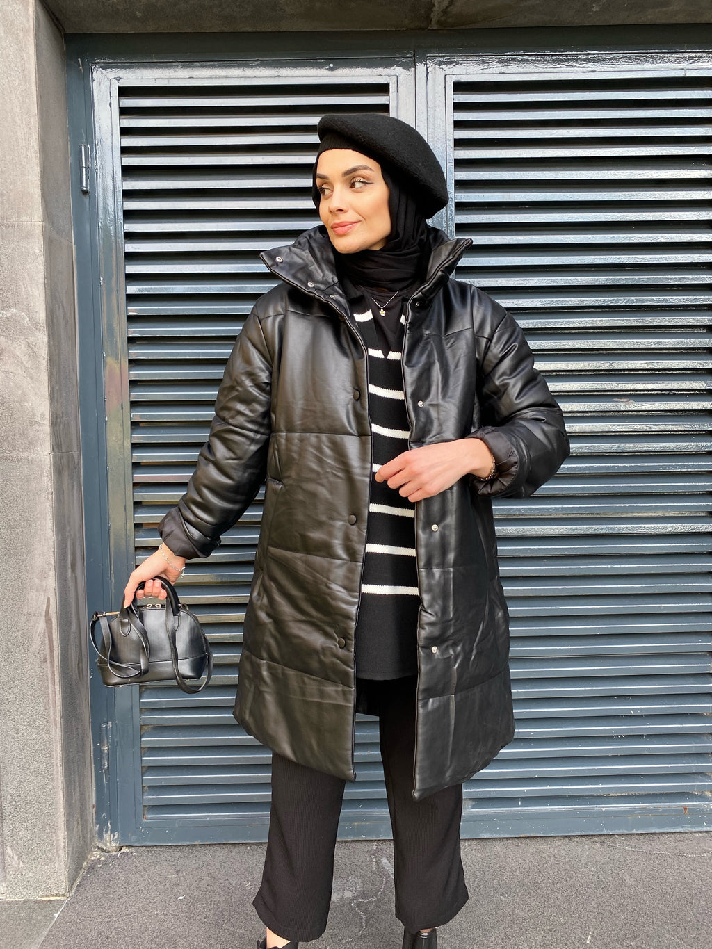 Noir Elegance Mont