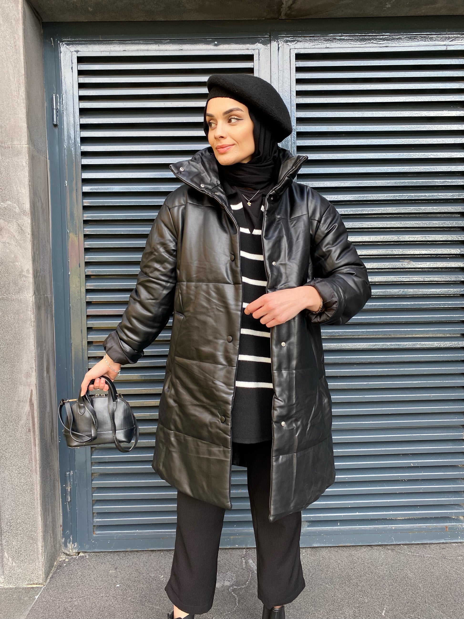 Noir Elegance Mont