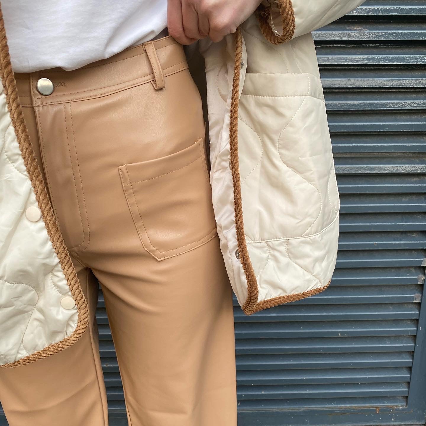 Ön Cep Detaylı Deri Pantolon - Camel