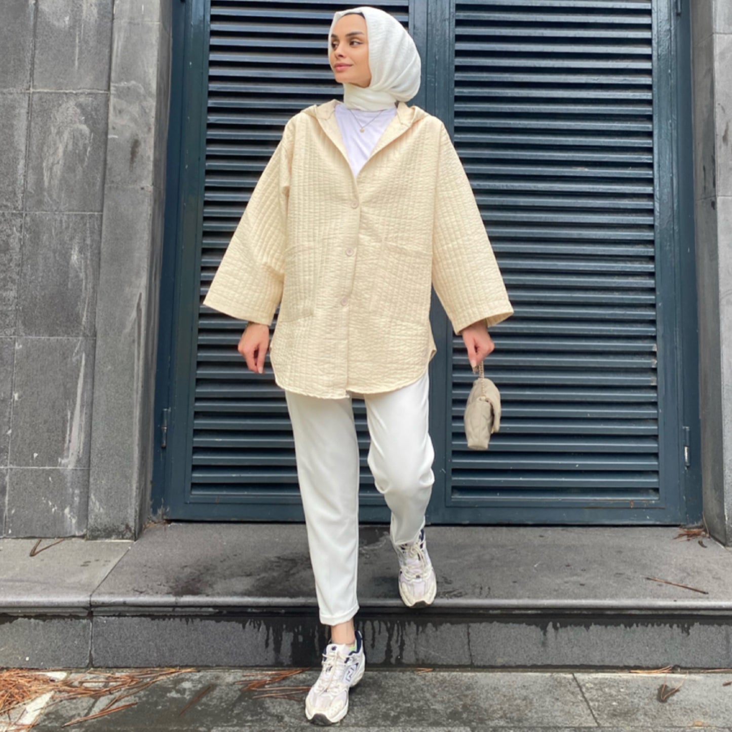 Kapüşonlu Bej Kapitone Ceket