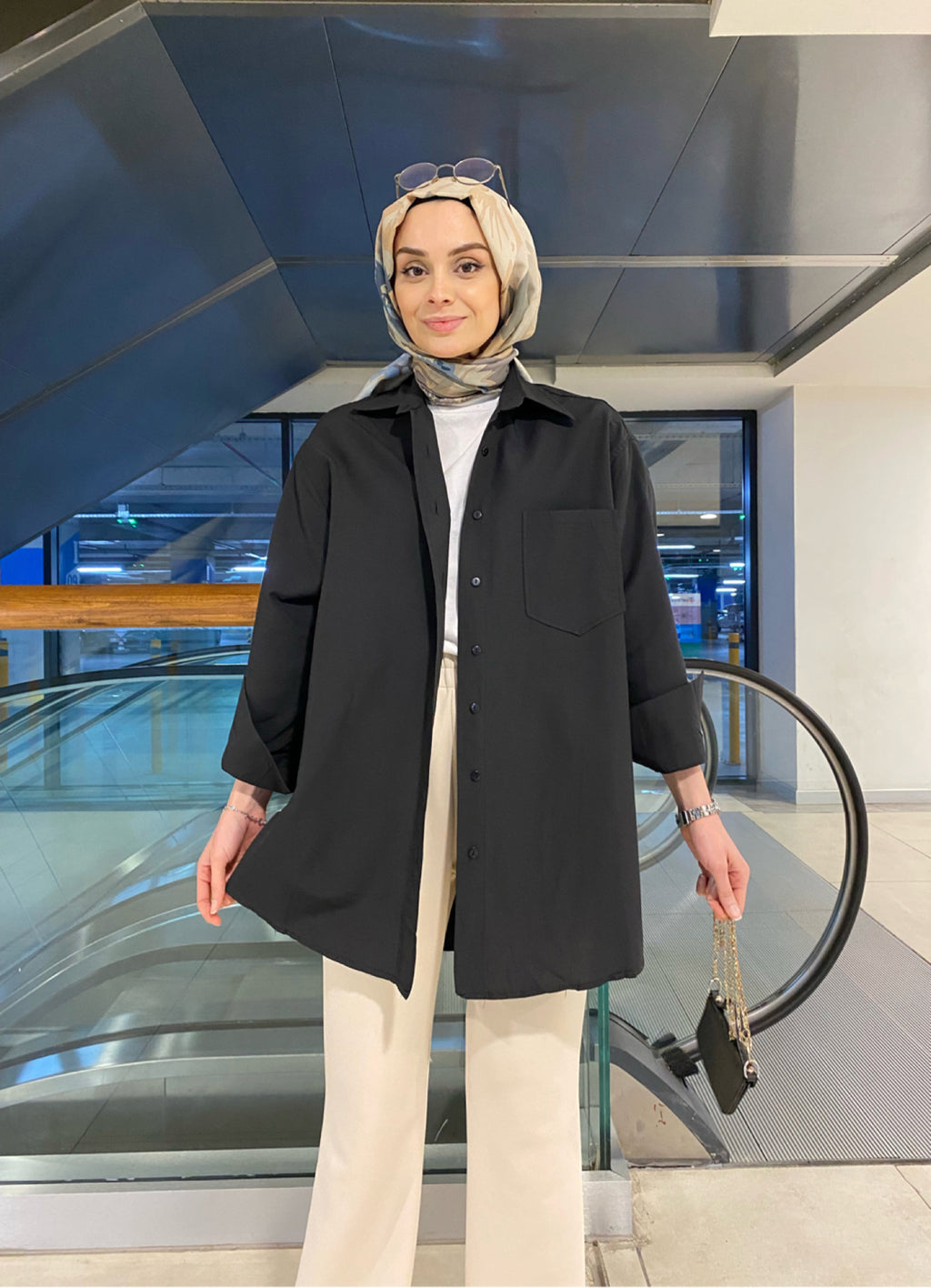 Siyah Pamuklu Gömlek