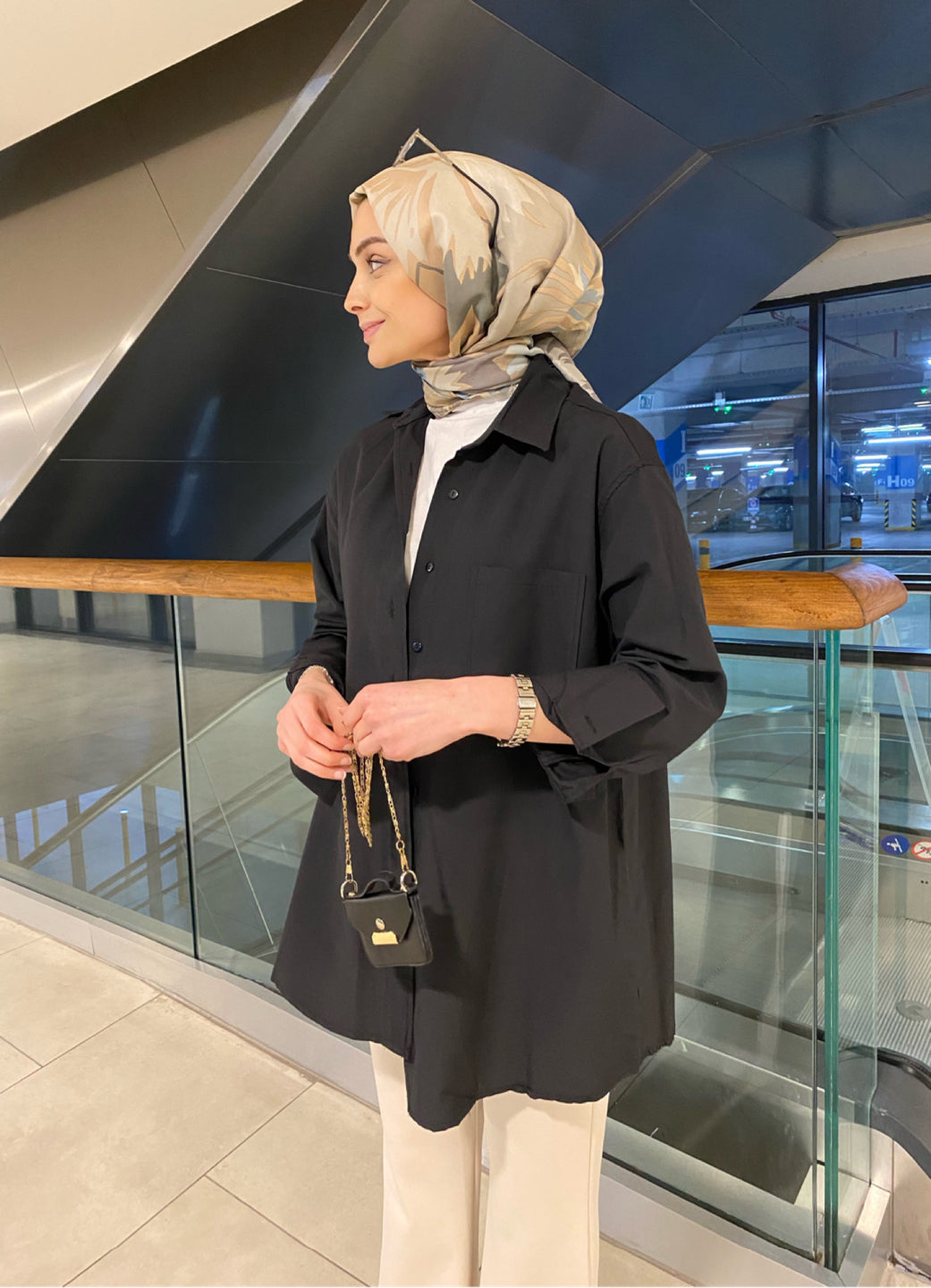 Siyah Pamuklu Gömlek