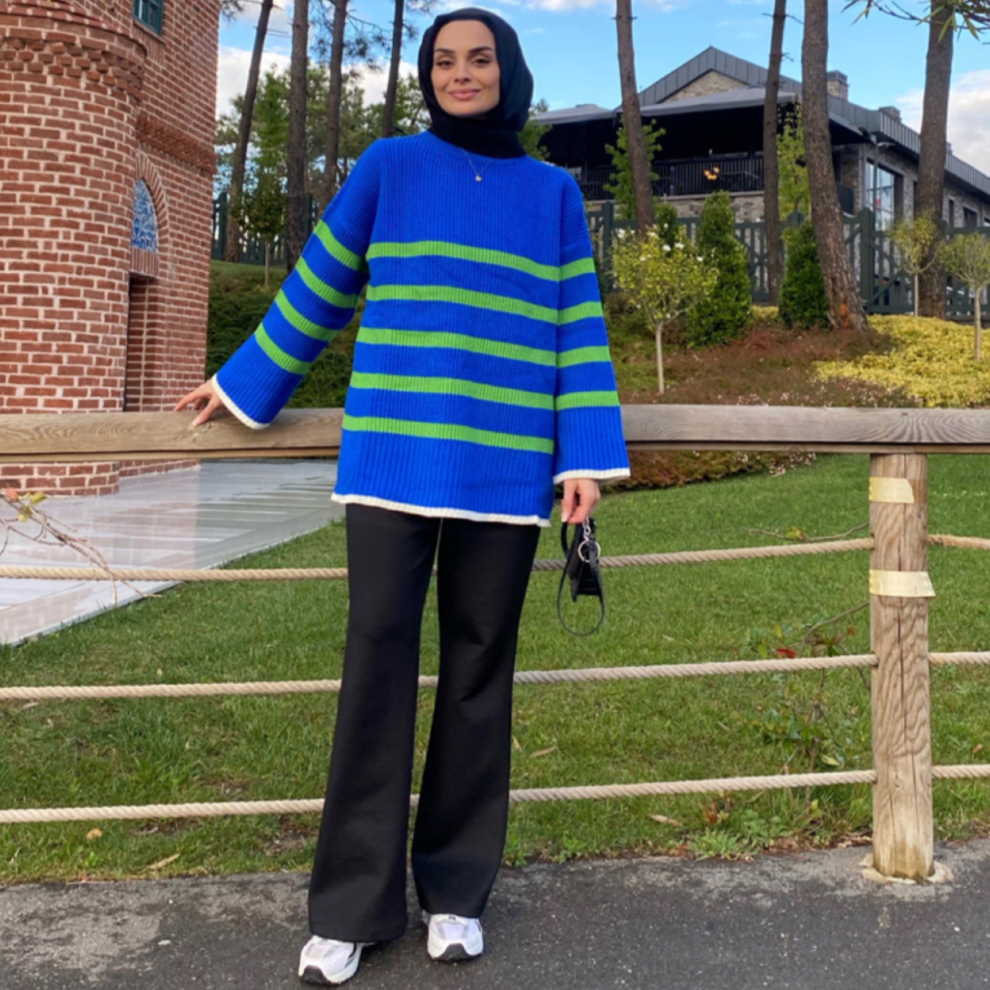 Lastik Örgülü Yün Kazak - Mavi