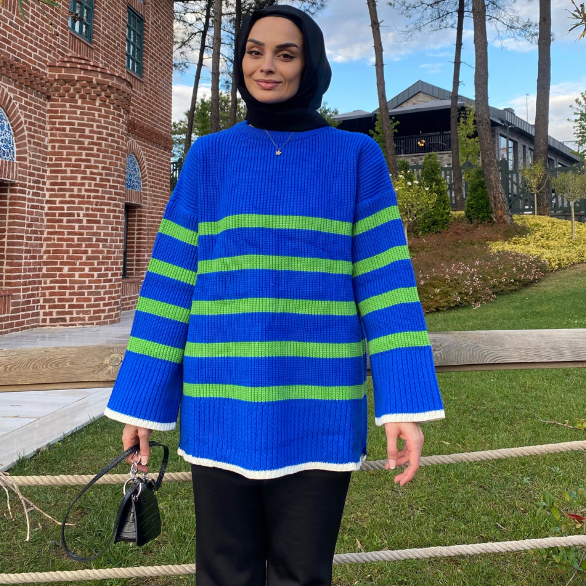 Lastik Örgülü Yün Kazak - Mavi