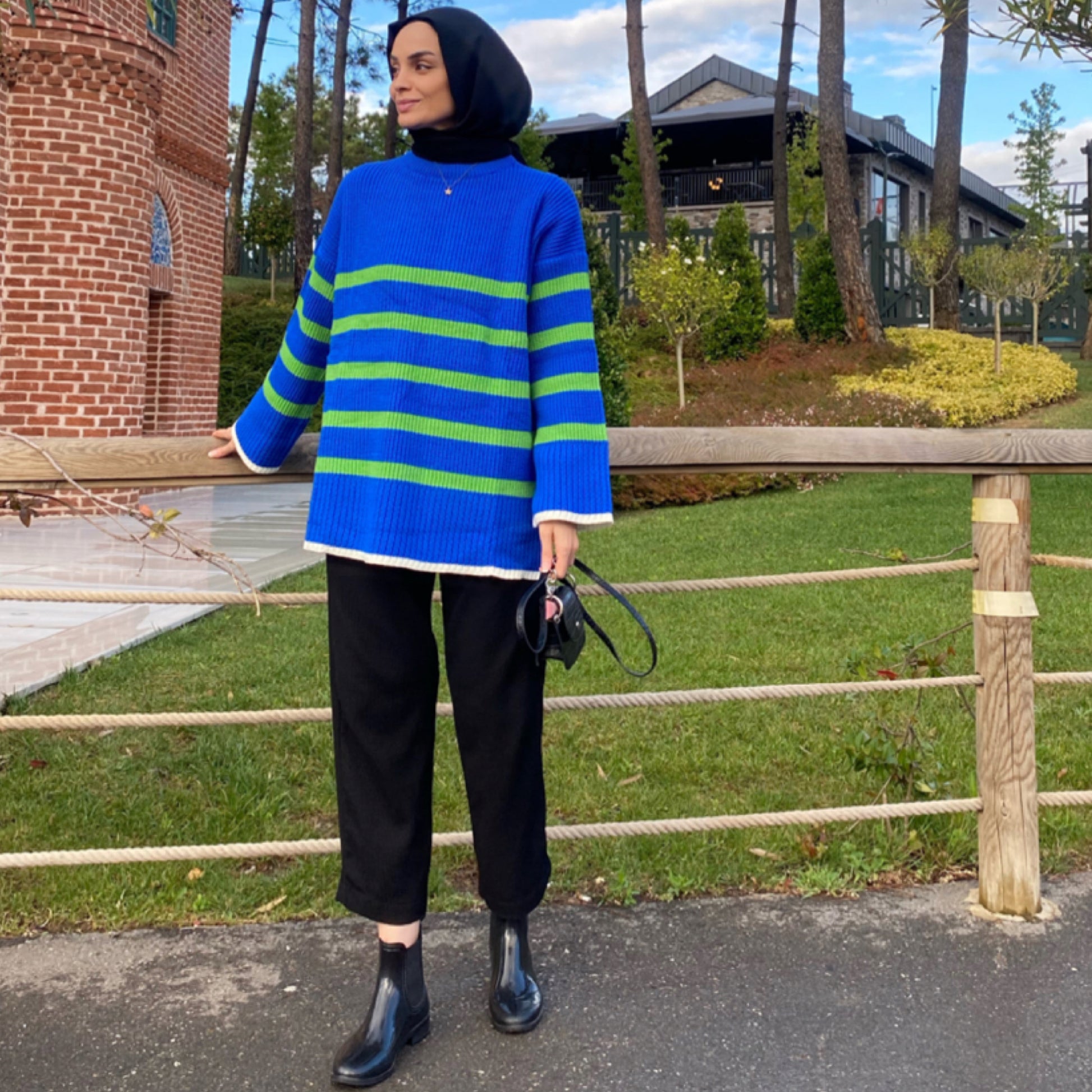 Lastik Örgülü Yün Kazak - Mavi