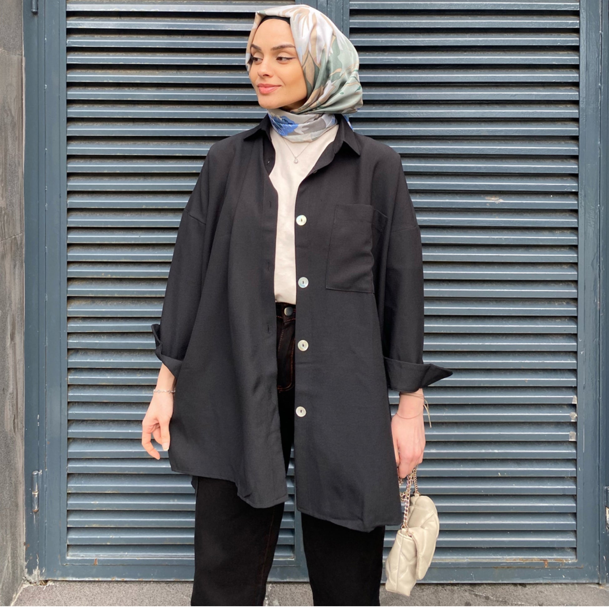 Siyah Oversize Cep Detaylı Gömlek