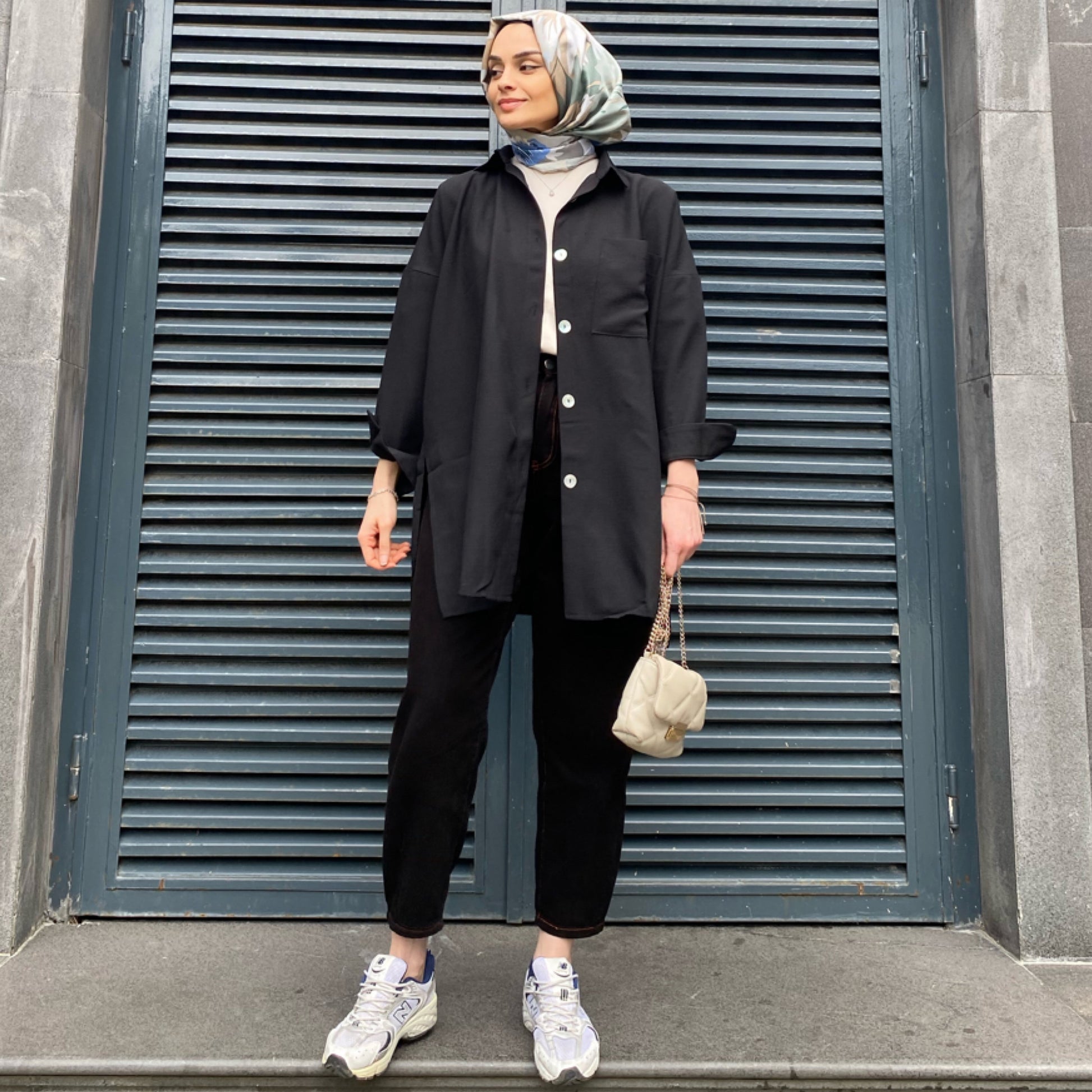 Siyah Oversize Cep Detaylı Gömlek