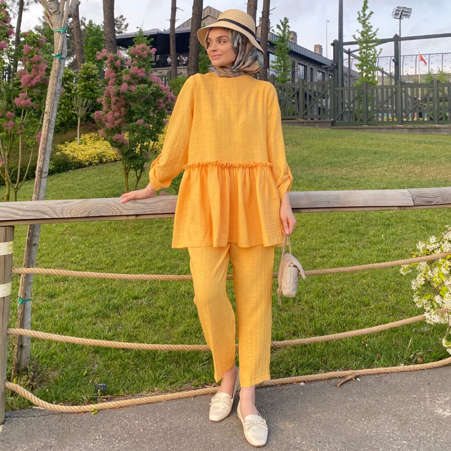 Sarı Fırfırlı Takım