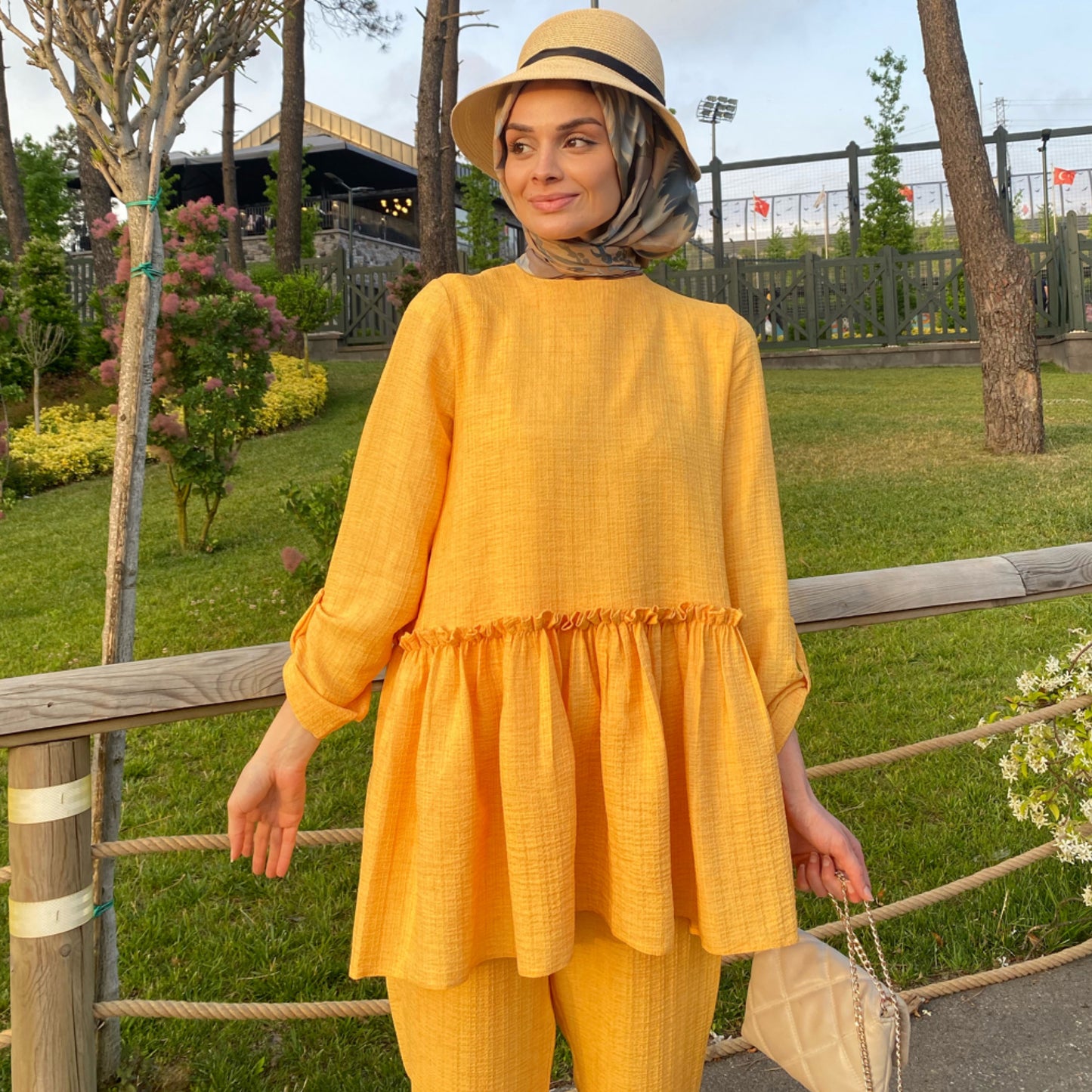 Sarı Fırfırlı Takım