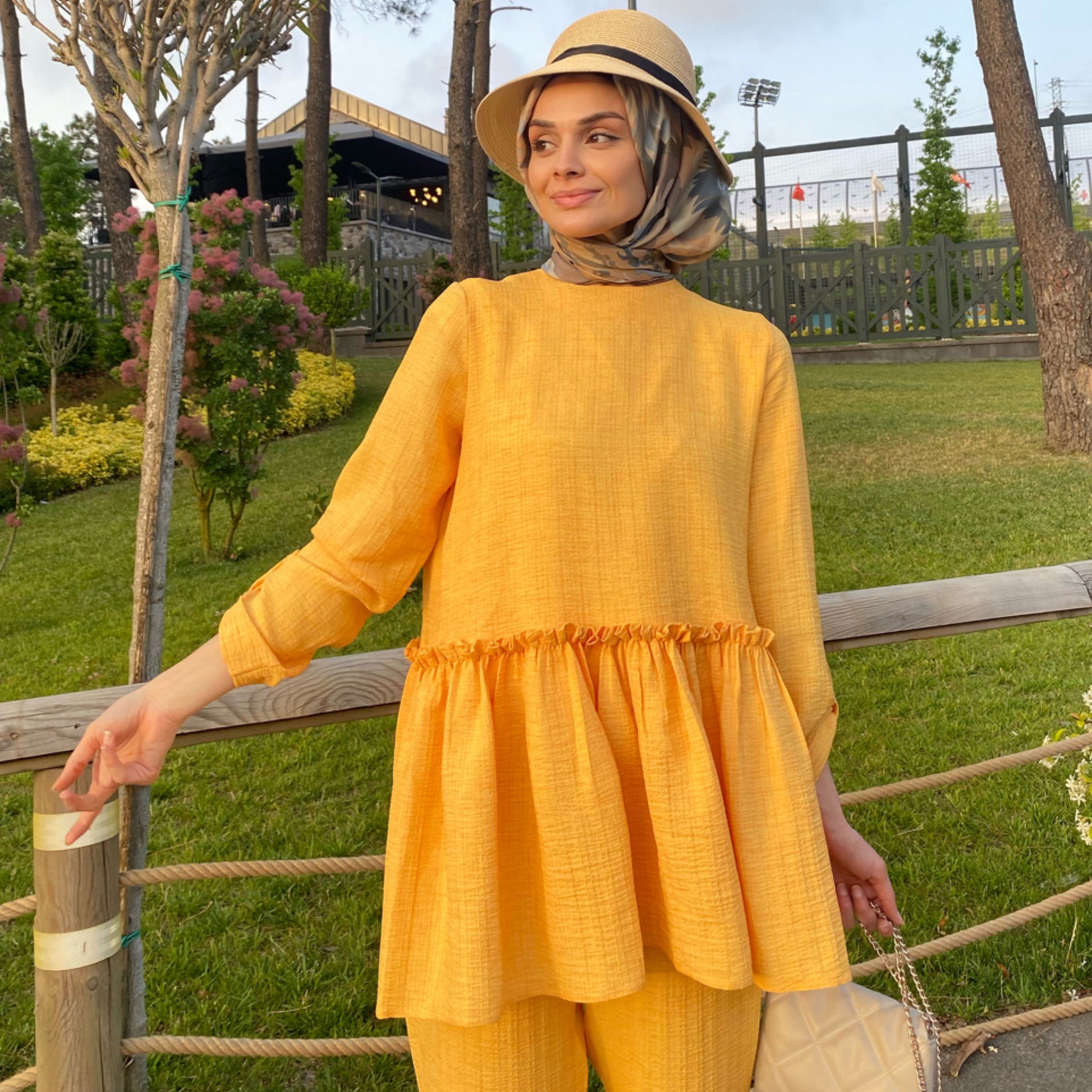 Sarı Fırfırlı Takım