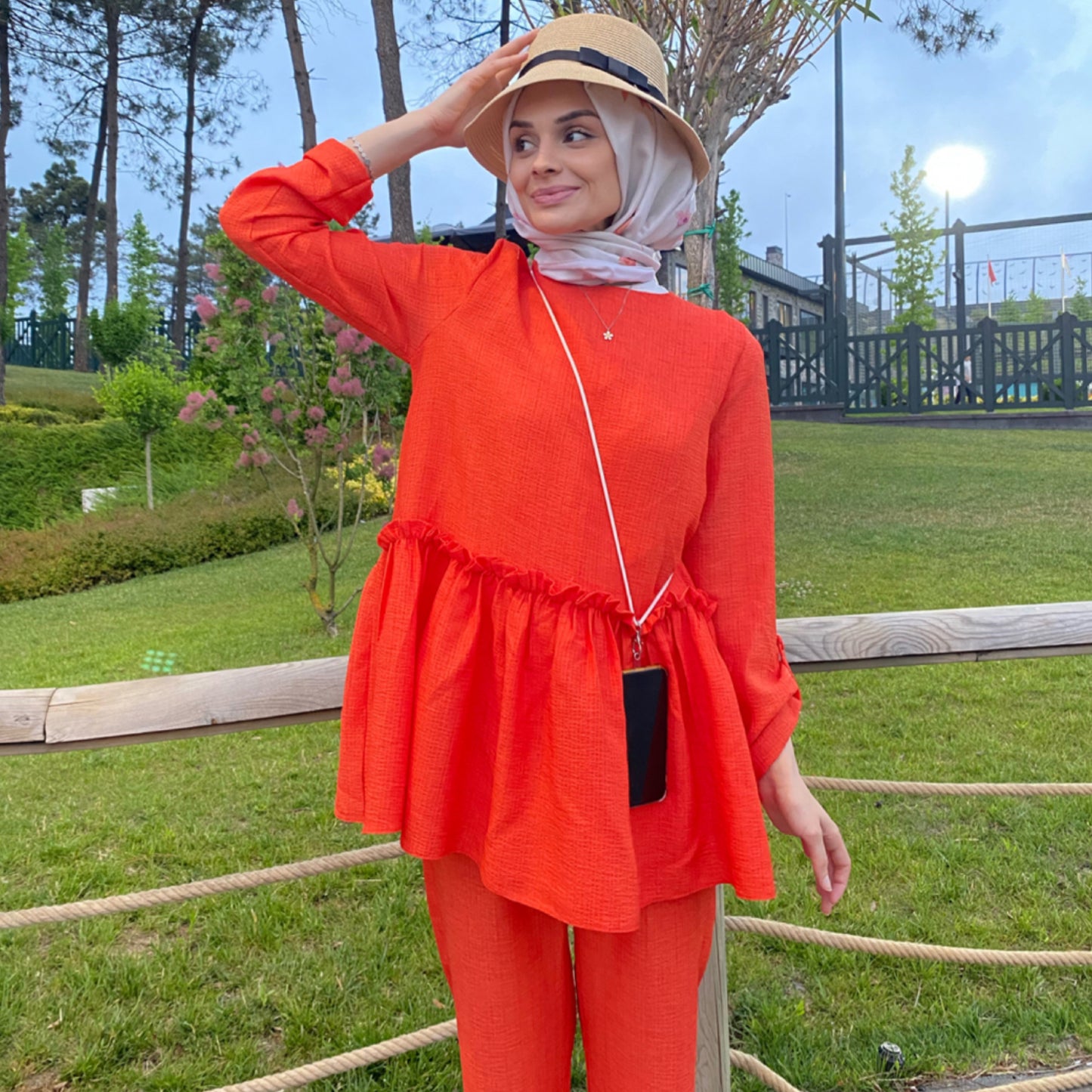 Turuncu Fırfırlı Takım