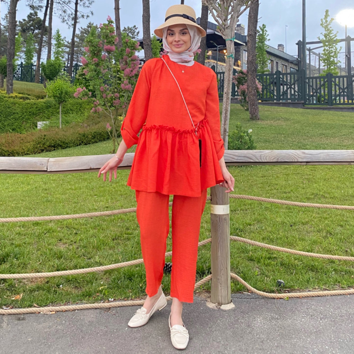 Turuncu Fırfırlı Takım