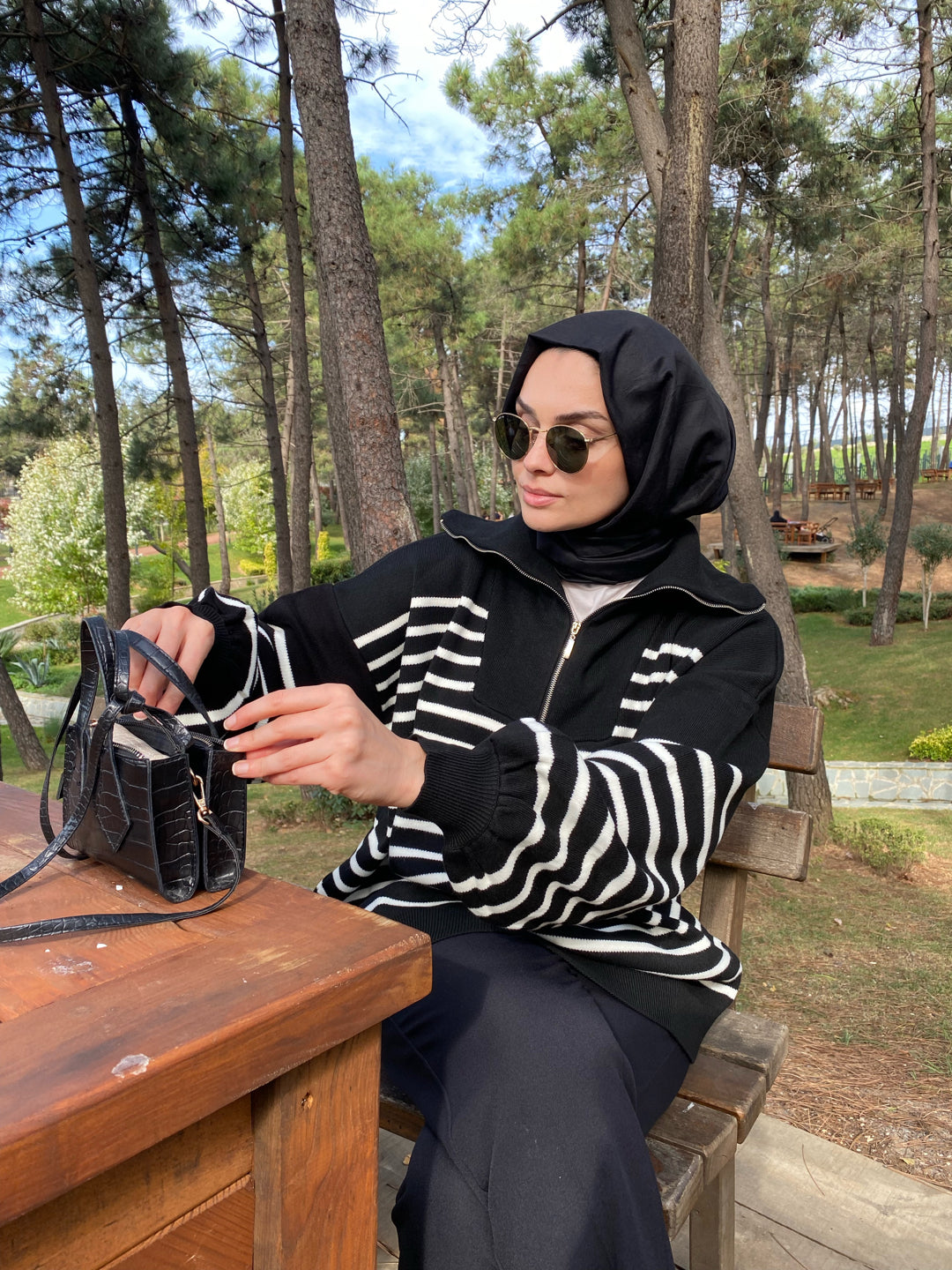 Siyah Çizgili Oversize Triko Sweat