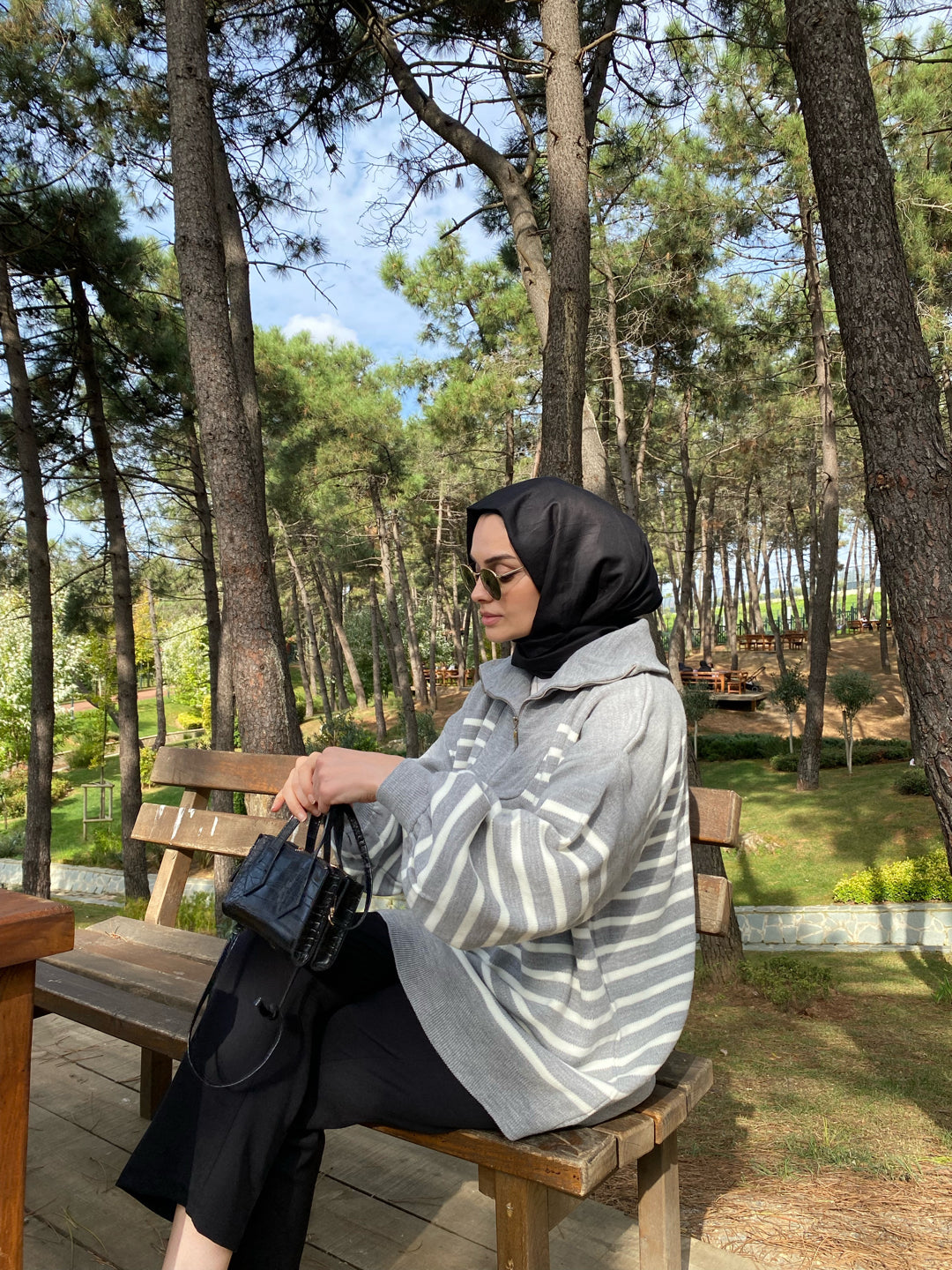 Gri Çizgili Oversize Triko Sweat