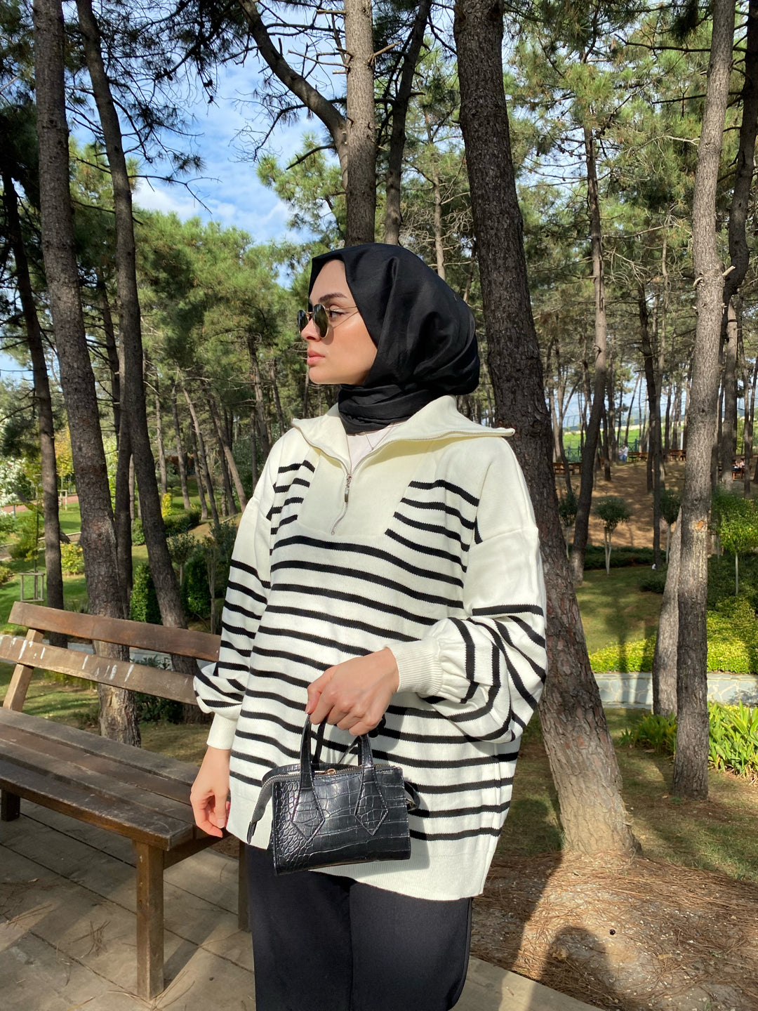 Beyaz Çizgili Oversize Triko Sweat