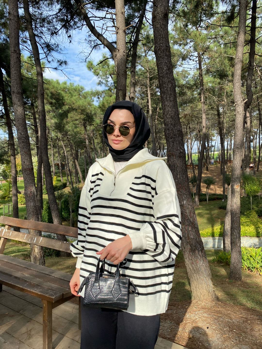 Beyaz Çizgili Oversize Triko Sweat