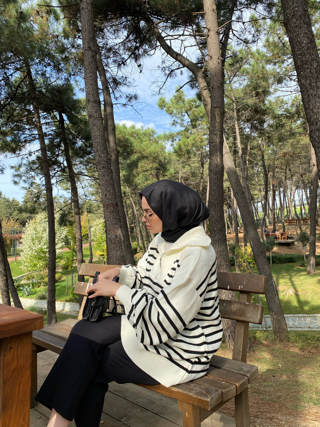 Beyaz Çizgili Oversize Triko Sweat