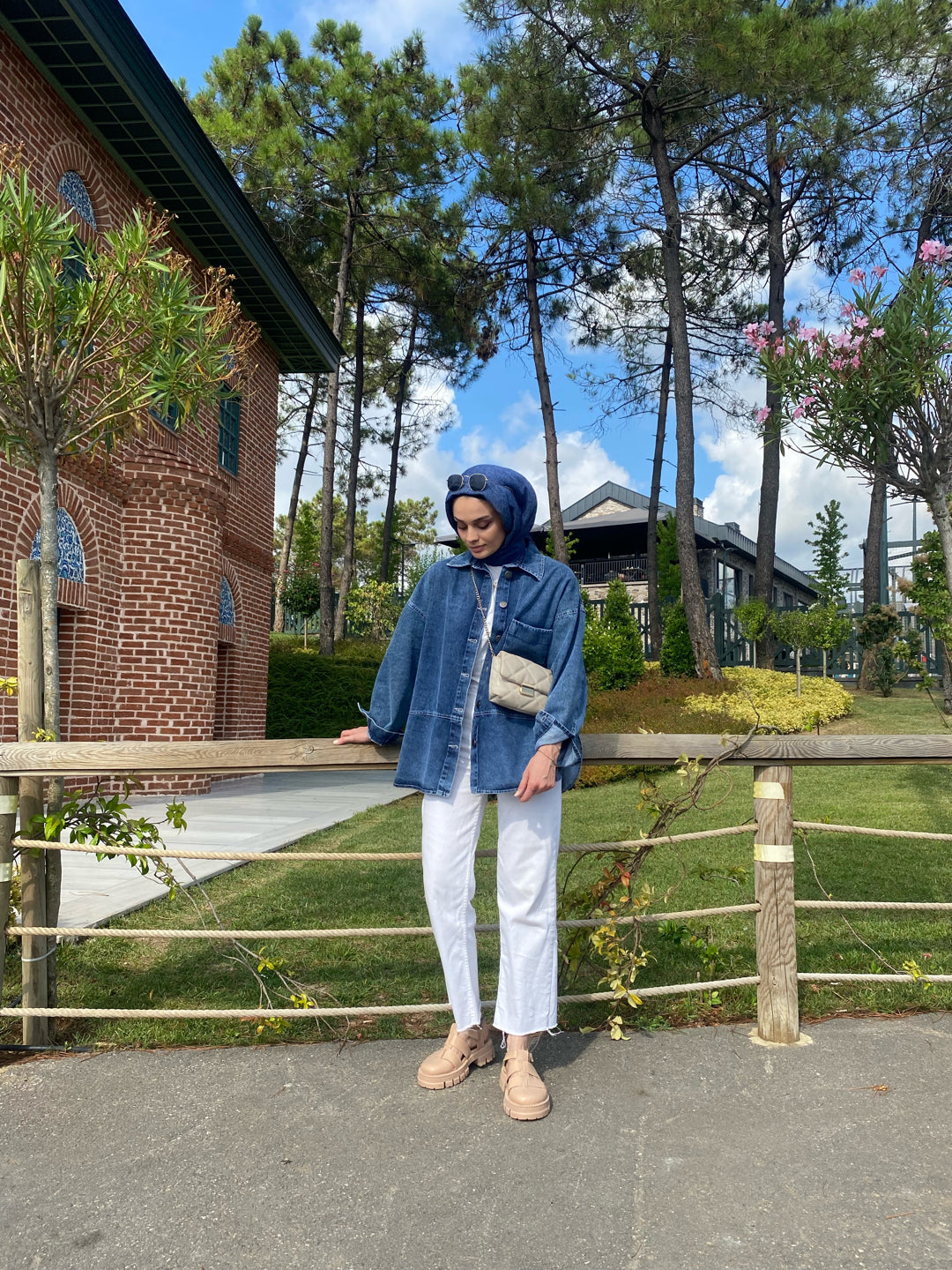 Orjinal Marka Kesik Paça Jean