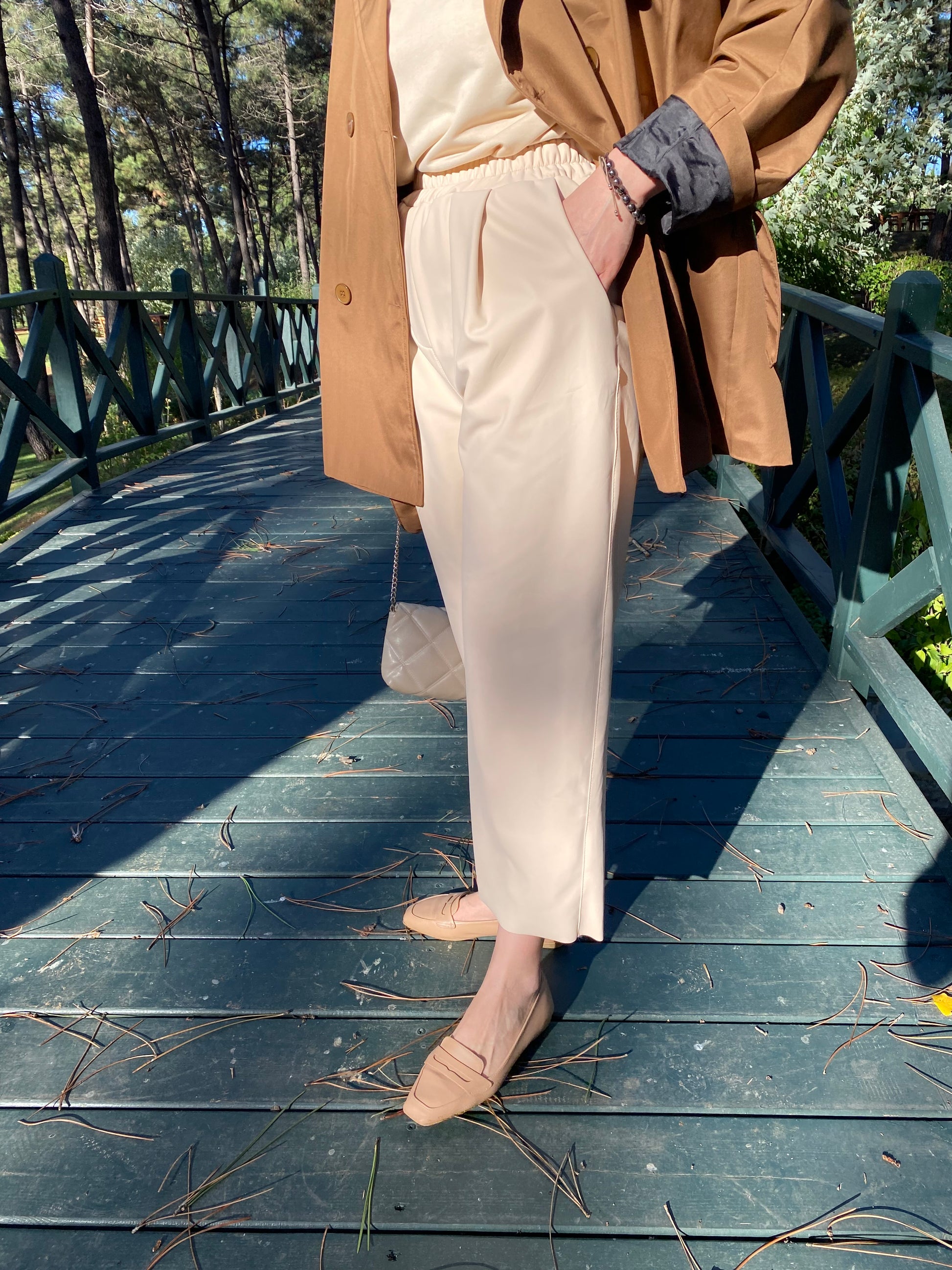 Bej Rengi Deri Pantolon